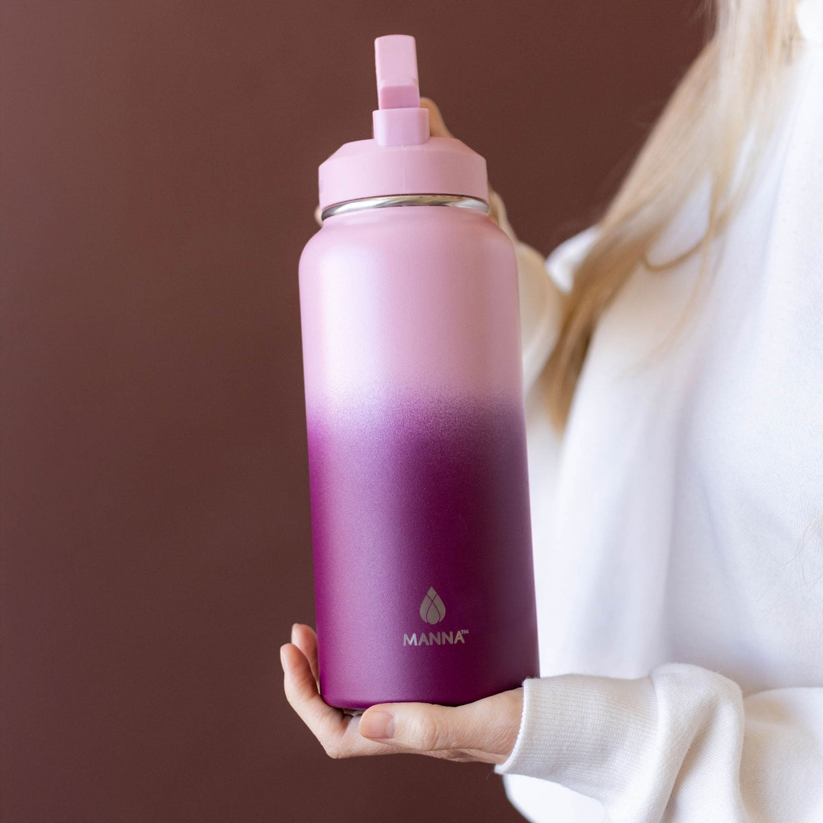 32-oz-powel-bottle-a5 32_Manna_Website_Lifestyles-2.jpg