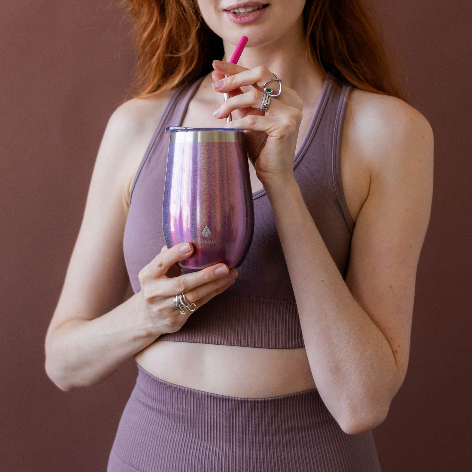 17-oz-straw-wine-tumbler-m0 9_Manna_Website_Lifestyles-25.jpg